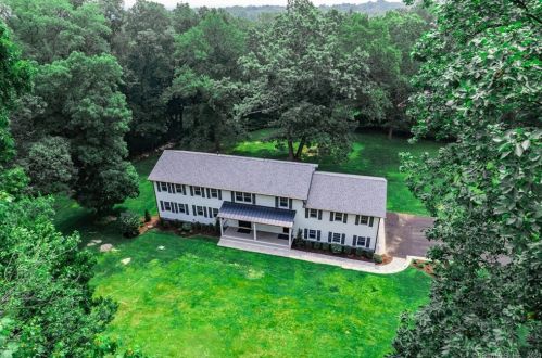 79 Hardesty Rd, Stamford, CT 06903-4328