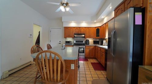 8 Menayas Ct, Washingtonville NY  10992-2032 exterior