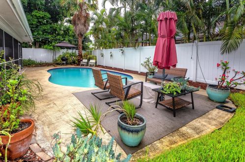 1114 2nd Ave, Saint Petersburg, FL 33715-2221