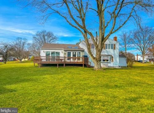 34 Michael Rd, Southampton, PA 18966-2419