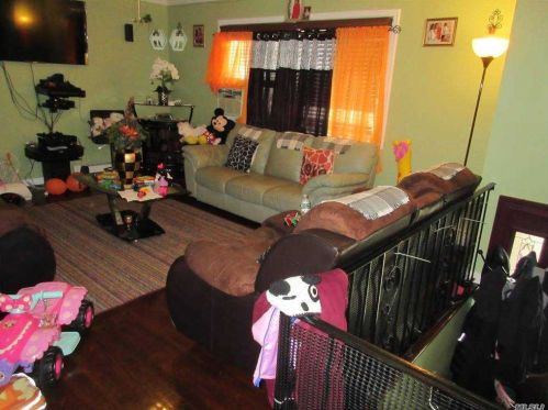 60 Patton Ave, Wheatley Heights NY  11798-4211 exterior