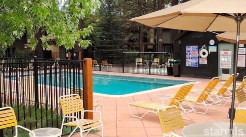 1179 Herbert Ave, South Lake Tahoe CA  96150-8439 exterior