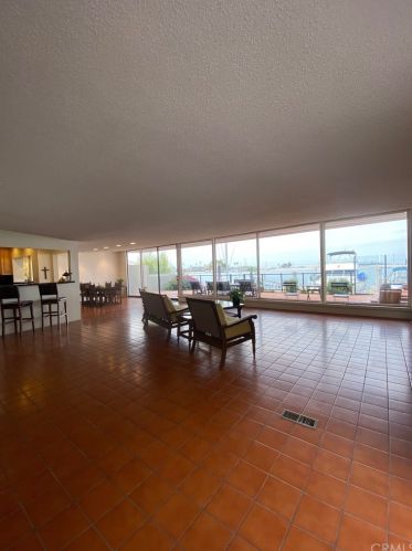 5488 The Toledo, Long Beach, CA 90803-3933