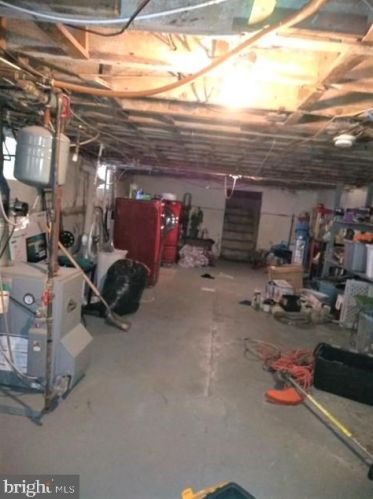 1265 Chase St, Camden, NJ 08104-3505