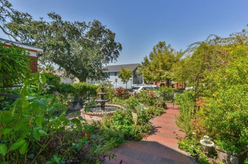 1221 Winnie St, Galveston, TX 77550-5013
