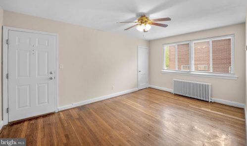 4614 Hillside Rd, Washington, DC 20019-4956
