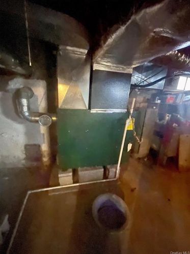 13 Spruce Rd, Middletown NY  10940-7523 exterior