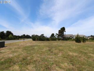 934 Rogers Pl, Bandon, OR