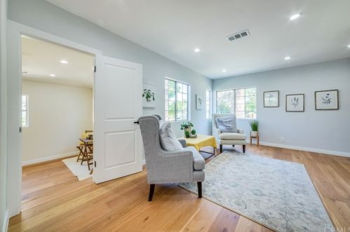 17602 Collins St, Van Nuys CA  91316-1245 exterior