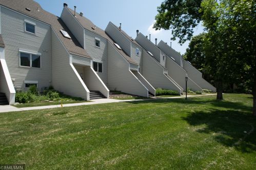 1806 Skyline Curv, Minneapolis, MN 55411-3307