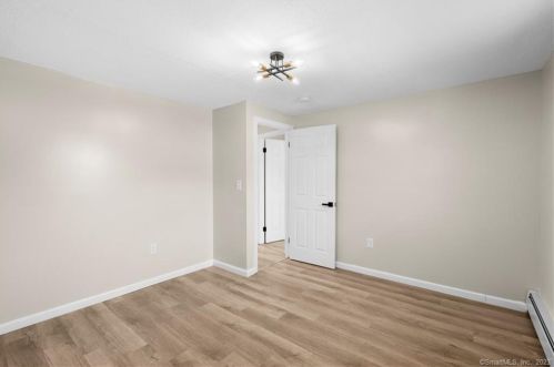 379 Mountain Rd, Hartford CT  06107-1028 exterior