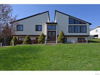 19 Bubenko Dr, Garnerville, NY 10923-1350
