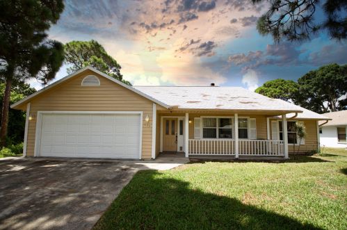 449 Croton Ave, Sebastian, FL 32958-4321