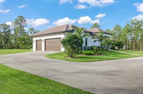 192 24th Ave, Naples, FL 34120-6336
