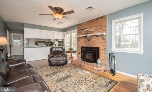 20557 Gleedsville Rd, Leesburg VA 20175-6532 exterior