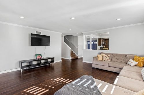20127 Gunlock Ave, Long Beach CA  90746-2920 exterior
