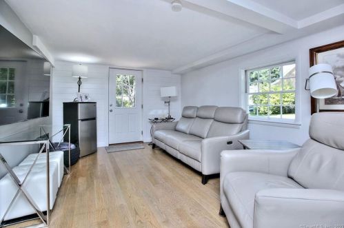 31 Larbert Rd, Southport CT  06890-1341 exterior