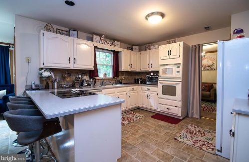 6104 Fox Point Rd, Fredericksburg VA  22407-8330 exterior