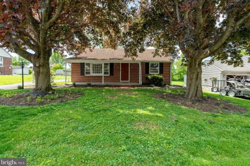 128 Crestmont Ave, Lancaster, PA 17602-2622