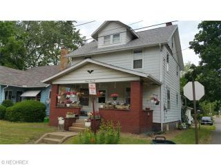 1332 Highland Ct, Alliance, OH 44601-4117