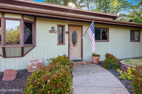 305 Mtn Shadows Dr, Sedona AZ 86336-3929 exterior