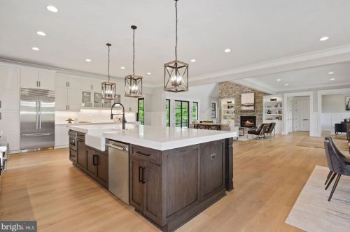 16067 Waterford Crk Cir, Hamilton VA  20158-3342 exterior
