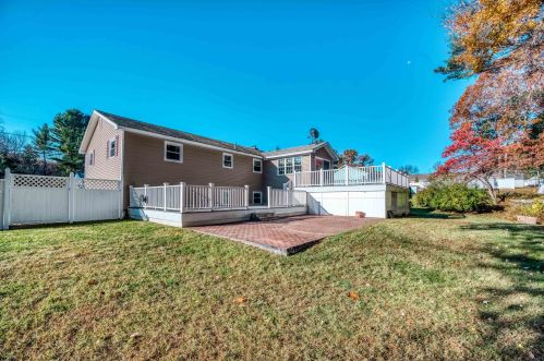 41 Carol Ave, Salem NH  03079-4466 exterior