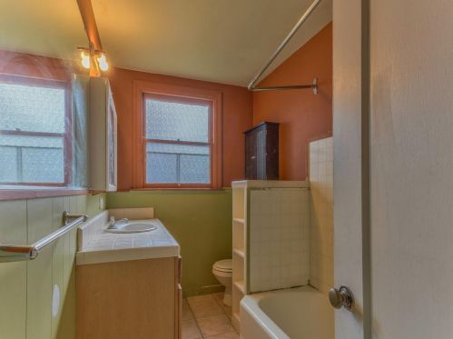 1046 Balboa Ave, Del Monte Park CA  93950-2102 exterior