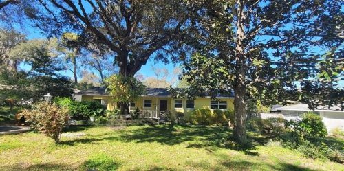 805 Overhill Rd, Deland, FL 32720-1441