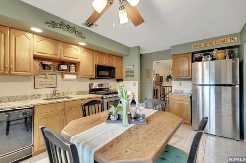50 Sheffield St, Oakland NJ  07436-2657 exterior