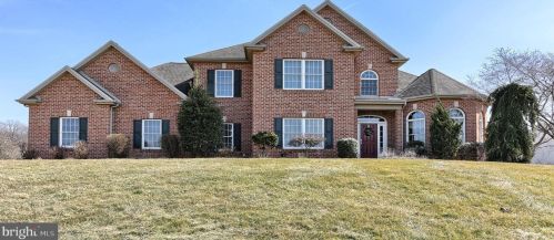 3 Vicksburg Ct, Navy Sup Dpt, PA 17050-8232