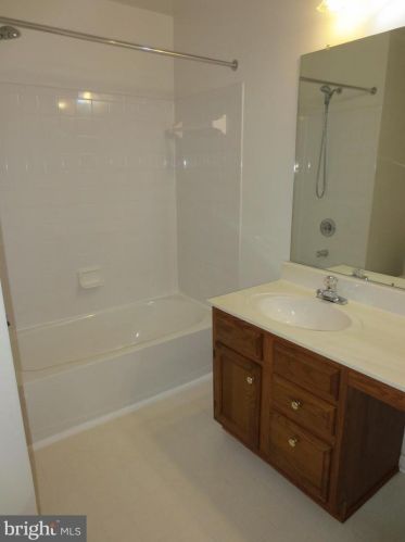 7549 Westmore Dr, Springfield VA  22150-4271 exterior
