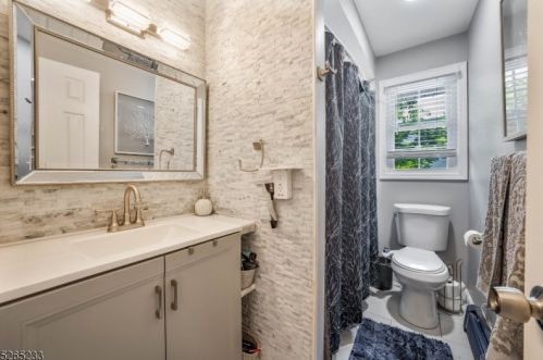275 Grant St, Berkeley Heights NJ  07922-1142 exterior