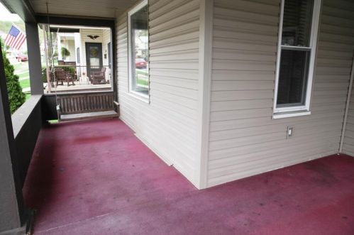 305 Green St, South Connellsville, PA 15425-4107