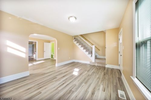 320 Knowlton St, Belvidere NJ  07823-1824 exterior