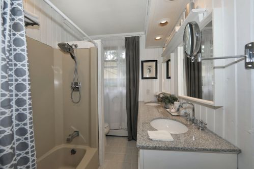 12 River Rd, Oakland NJ  07436-1929 exterior