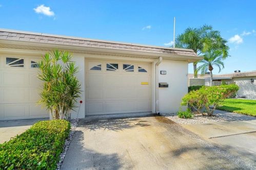 192 Boca Ciega Point Blvd, Saint Petersburg FL  33708-2740 exterior