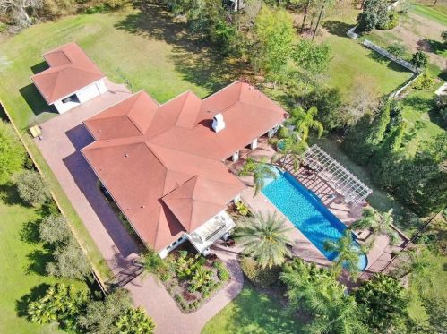 583 Lora Ln, Tarpon Springs, FL 34688-9002