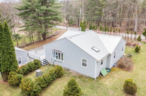 16 Snell Rd, Lee NH  03861-6719 exterior