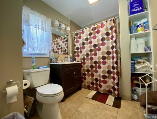 215 Montgomery St, Bloomfield NJ  07003-4926 exterior