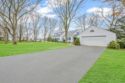 1645 Calves Neck Rd, Southold, NY 11971-1244