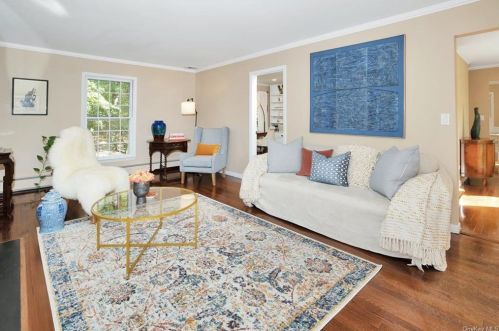 124 Quinn Rd, Briarcliff NY  10510-2133 exterior