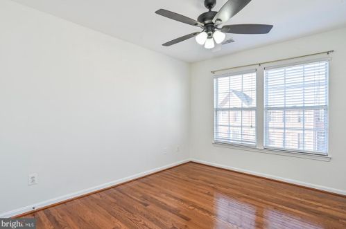 2617 Logan Wood Dr, Herndon VA 20171-4367 exterior