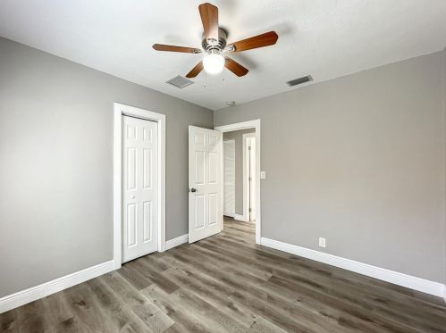 818 Avenida Hermosa, West Palm Beach, FL 33405-1414