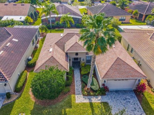 165 Monterey St, Kissimmee, FL 34759-3685