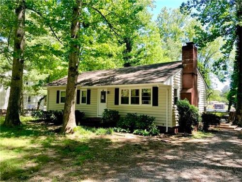 215 Linden Ave, Urbanna VA  23175 exterior