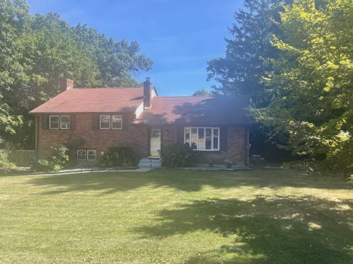 60 Hy Vue Dr, Newburgh, NY 12550-1833