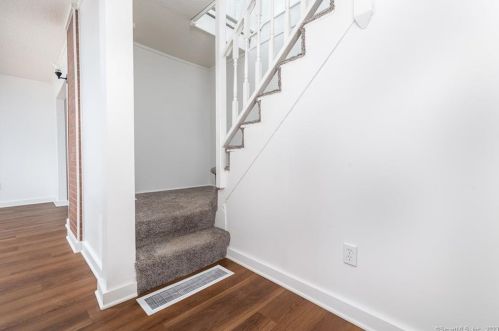 72 Division St, Norwich CT  06360-4628 exterior