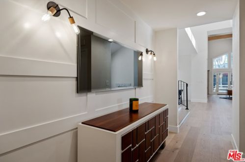 445 Sinaloa Rd, Simi Valley CA  93065-5430 exterior