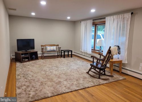 14 Lenape Rd, Dale, PA 19504-8824